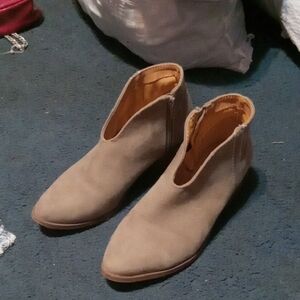 Qupid Beige Ankle Boots
